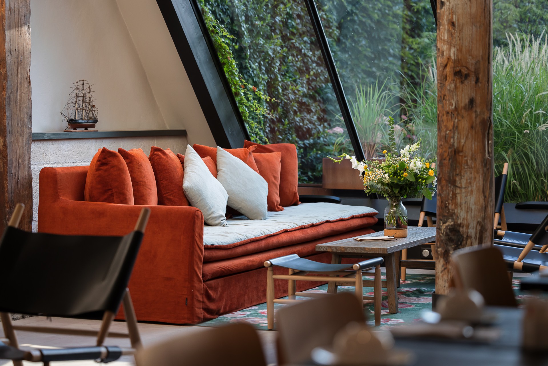 1 Le Saint Nicolas Hotel La Rochelle lobby