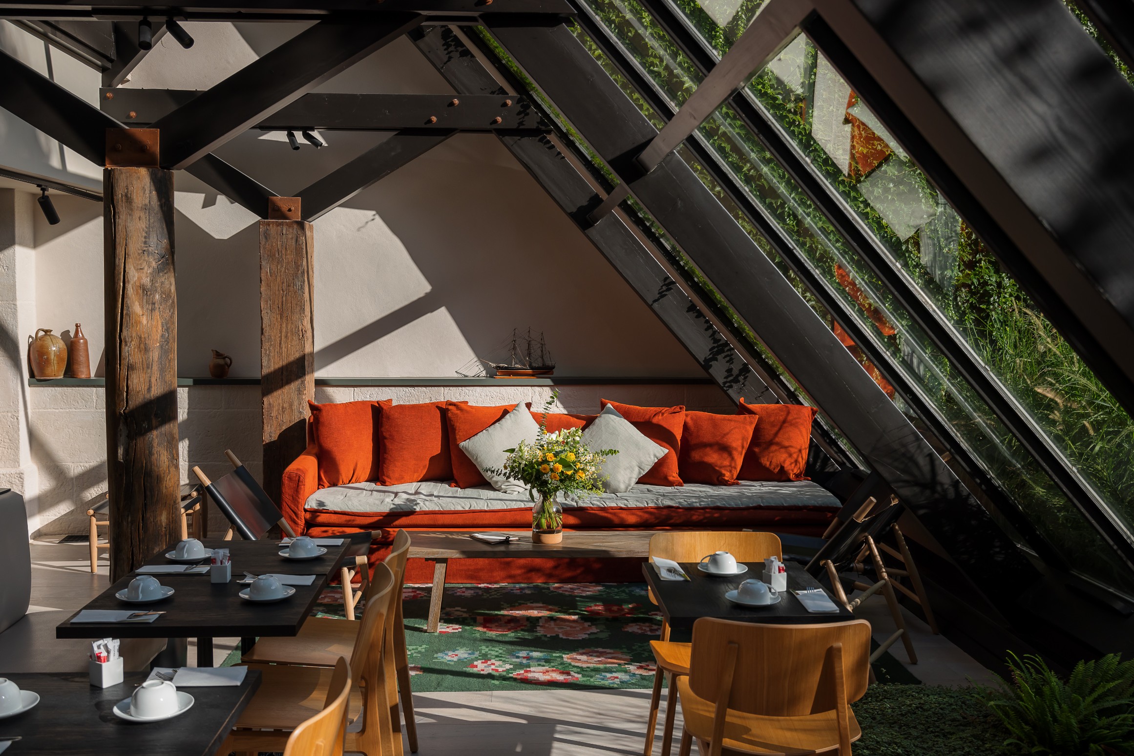 3 Hotel Le Saint Nicolas La Rochelle 4 etoiles Lobby Verriere